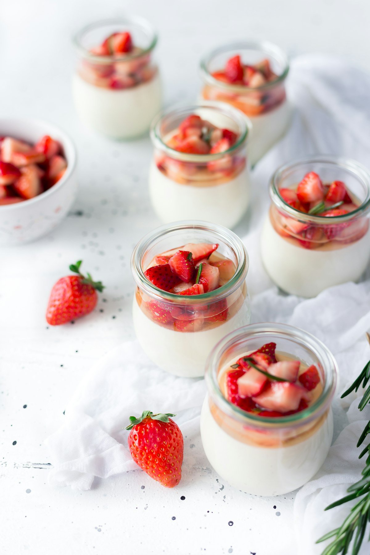 Greek Yogurt Bowl with Nuts and Berries