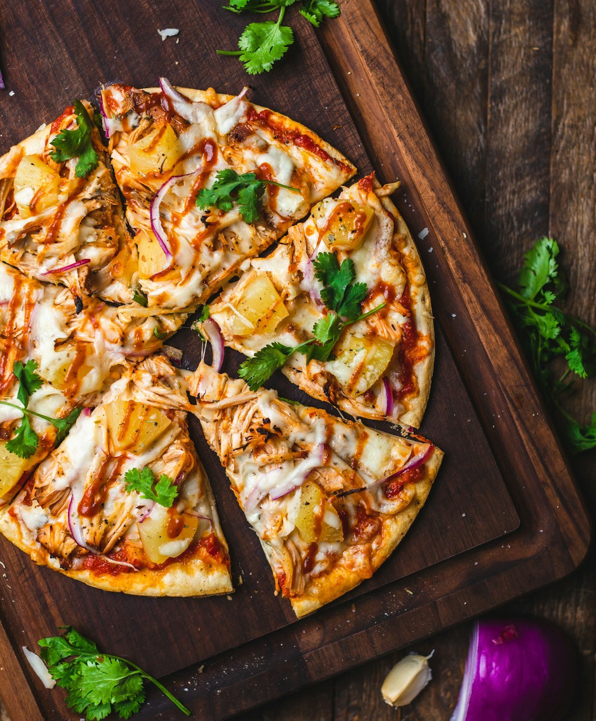 Crispy pita personal pizzas with mozzarella and chicken